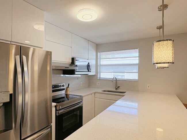 Photo - 724 NE 3rd St