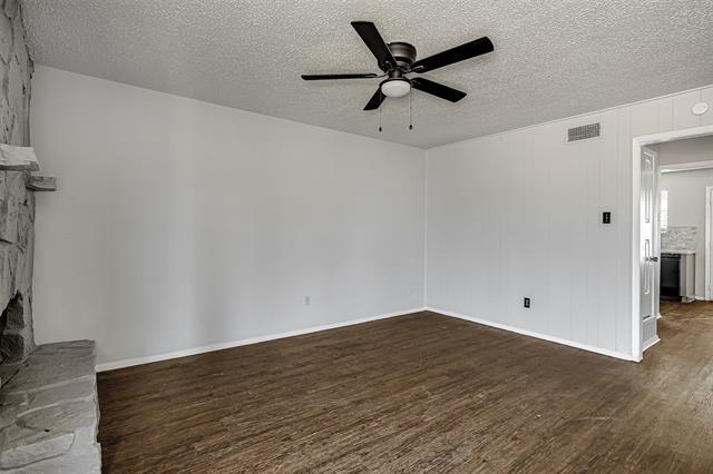 Photo - 1403 Courtney Pl