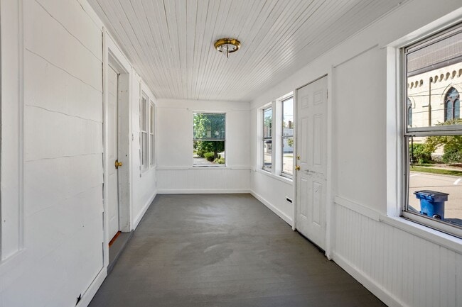 Photo - 209 Appleton St Unit Lower