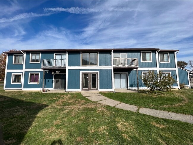 Building Photo - Spacious Living Room Unit Apt 314