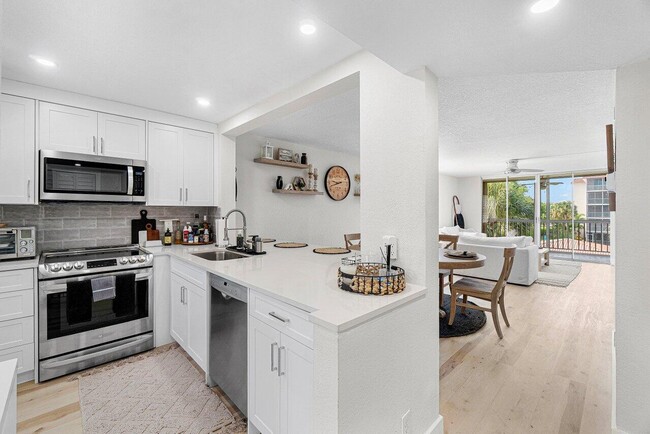 2809 Florida Blvd Unit 310