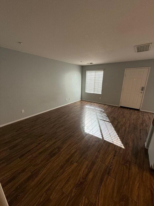 Photo - Move-In Ready 2BR / 2.5BA Condo for Rent – Villas Serena Unidad 123