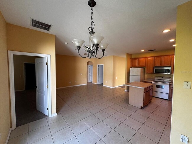 1111 Hacienda Cir