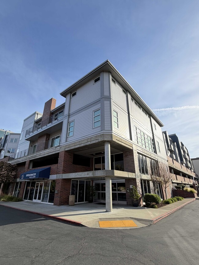 Building Photo - 6400 Christie Ave Unit 4124