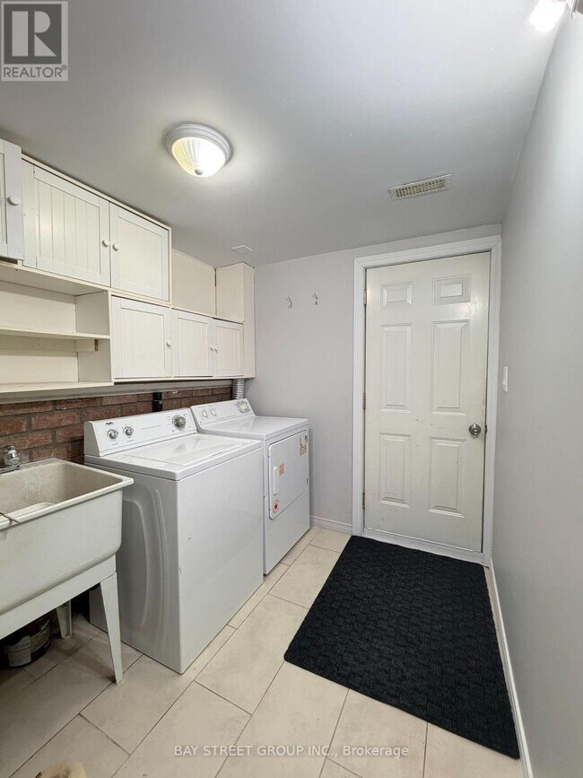 Photo - 759 Eaglemount Crescent