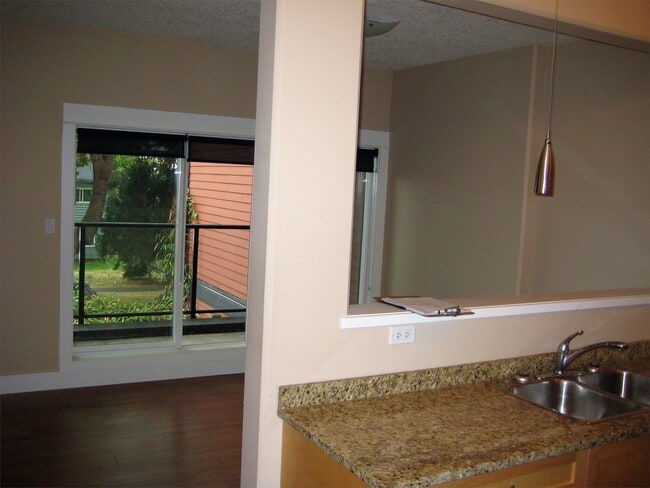 Photo - 630 Speed Ave