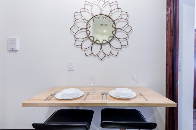 Photo - 176 Bleecker St