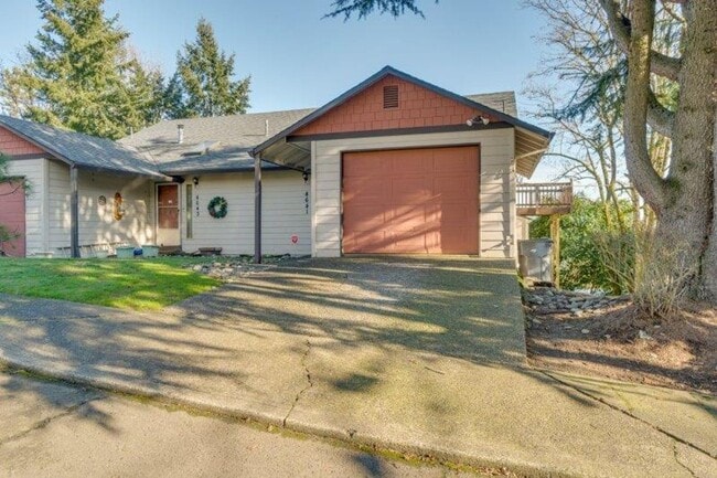 Photo - Updated 3 Bedroom, 1.5 Bathroom Duplex in ...