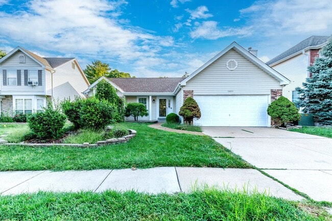 Building Photo - Stunning 3 Bed 3 Bath Ranch In Chesterfiel... Rental