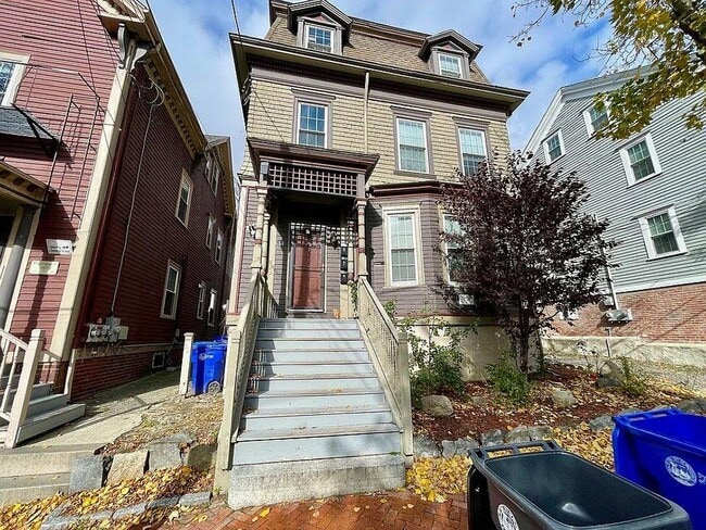 Building Photo - 66 John St Unit 1