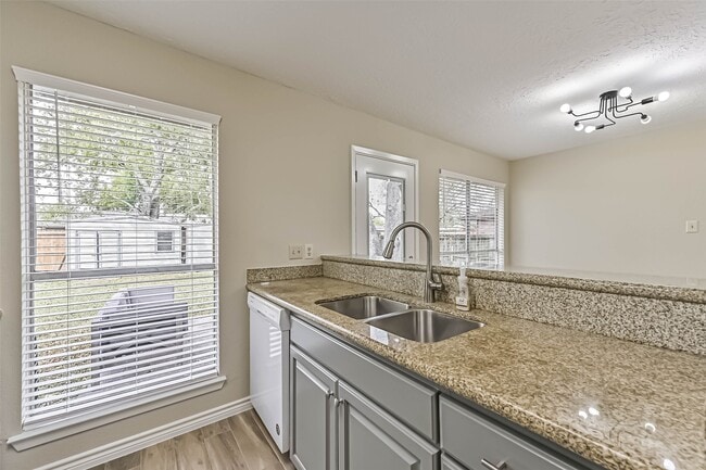 Photo - 2512 Ironclad Dr