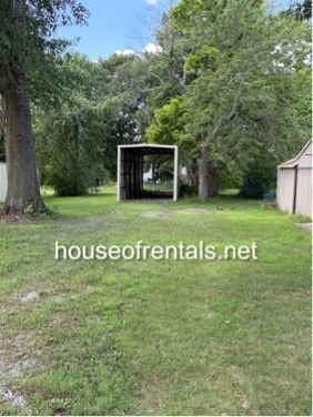Photo - 9409 Main St