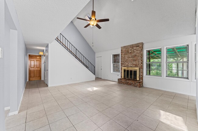 Photo - 11914 Meadowtrail Ln