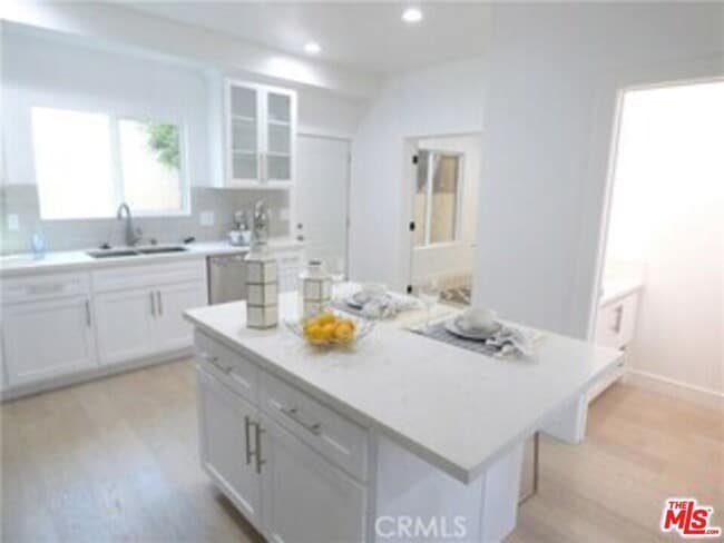 Photo - 1136 Queen Anne Pl