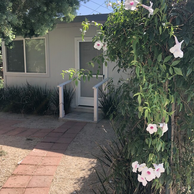 Photo - 9010 Balcom Ave