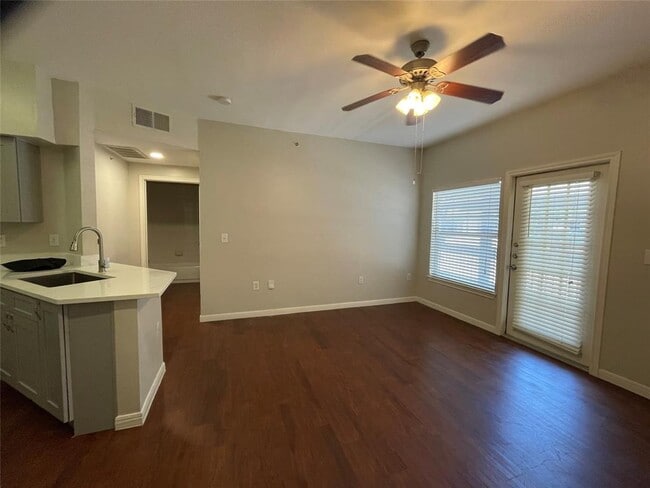 Photo - 2320 Gracy Farms Ln Unit 916