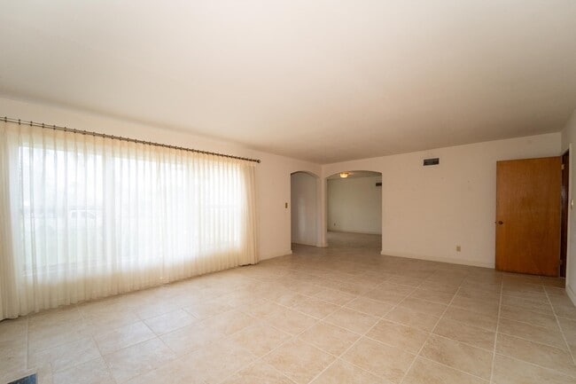 Photo - 61 Avista Cir