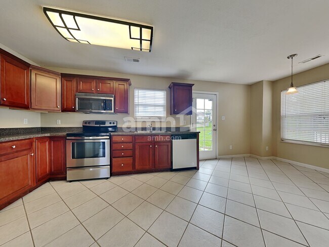 Photo - 4624 Aylesbury Dr