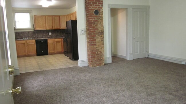 Photo - 209 W Dewald St Unit Apt 2A