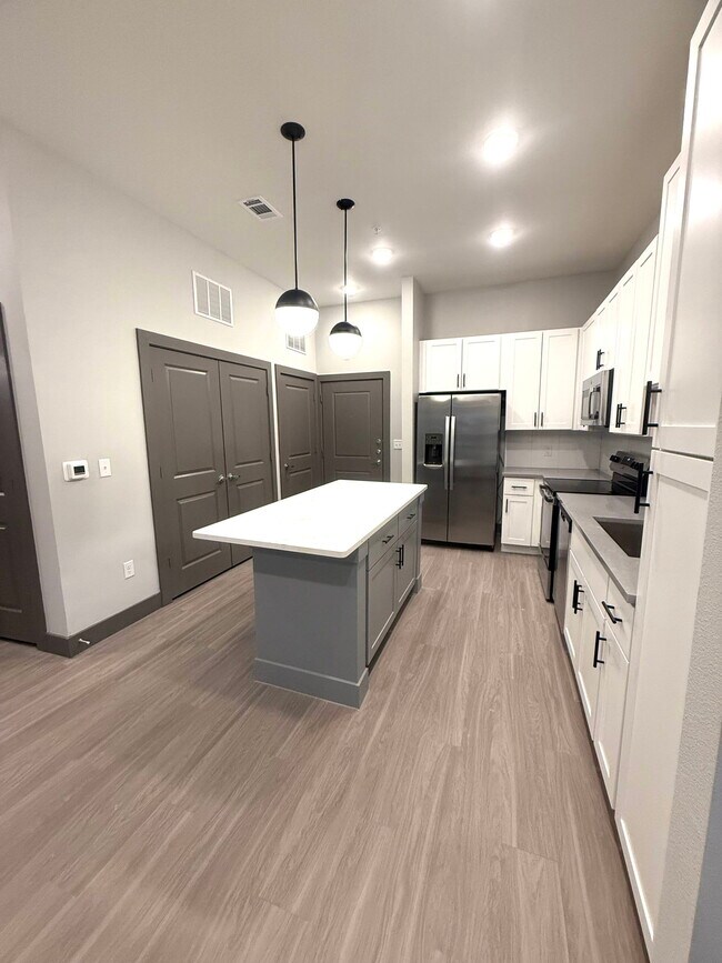 Photo - 400 W 5th St Unit 3110