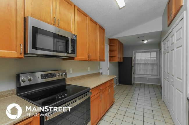 Photo - 215 Dempsey Way