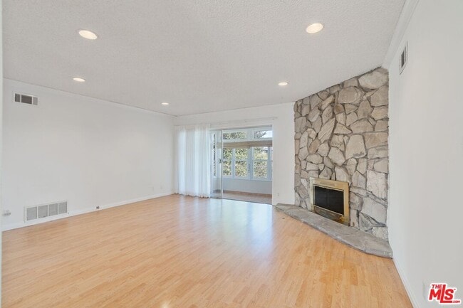 Photo - 2648 Range Rd