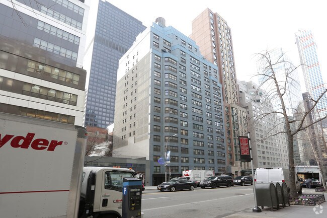 Primary Photo - Carlton East