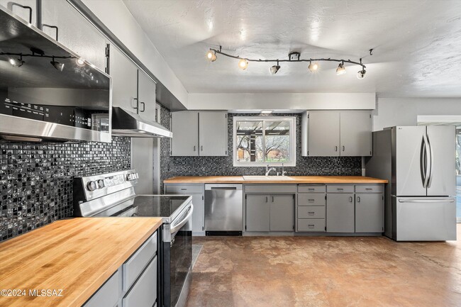 Photo - 8801 E Buckboard Rd