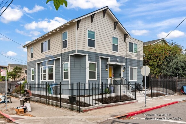 Photo - 3216 California St