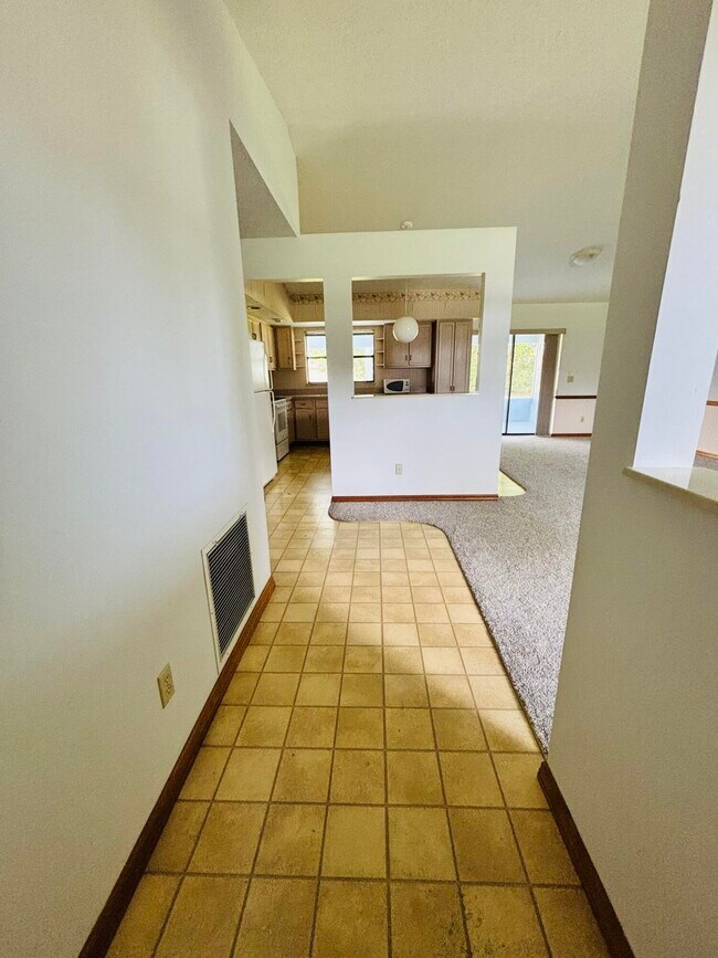Photo - 337 NW Tyler Ave