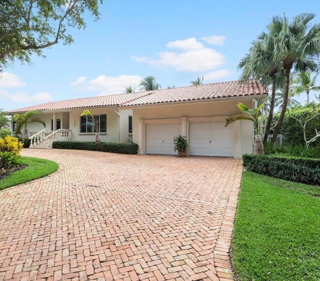 Photo - 1540 Tagus Ave