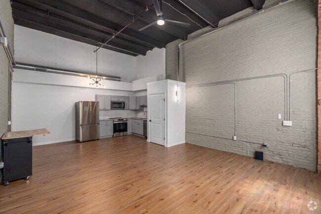 1BR, 1BA - 810SF - Living Room