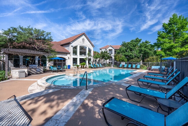 The Boulevard At Town Lake apartments — community photo