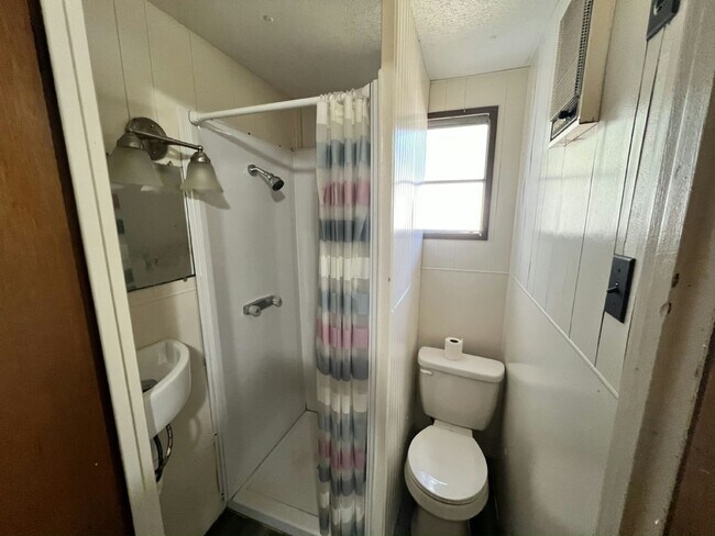 7963 Elliott Rd