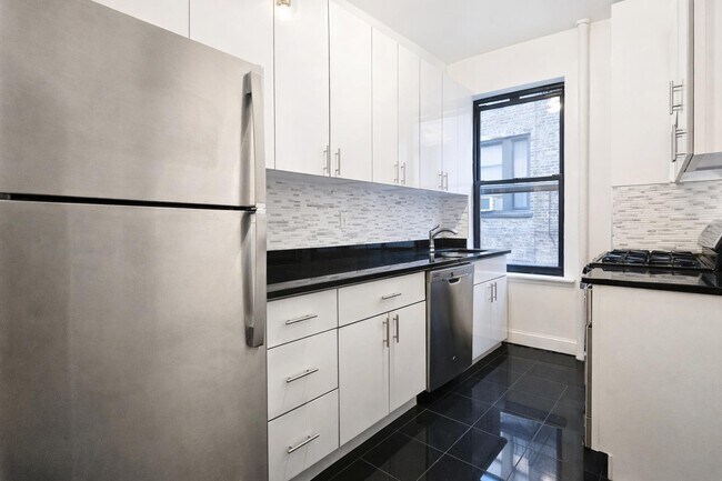 Photo - 300 Fort Washington Ave Unidad 4C