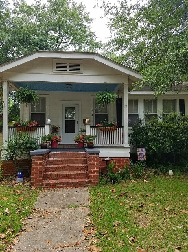 Building Photo - Cozy Two Bedroom Home In Park Circle