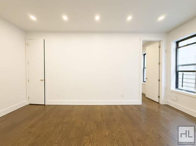 Photo - EASTERN PARKWAY / Spacious Crown Heights 1... Unidad 2L