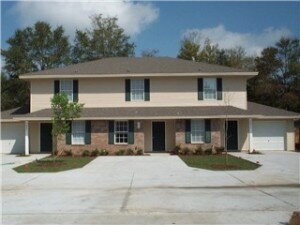 Building Photo - Spacious 2 story townhome with garage!