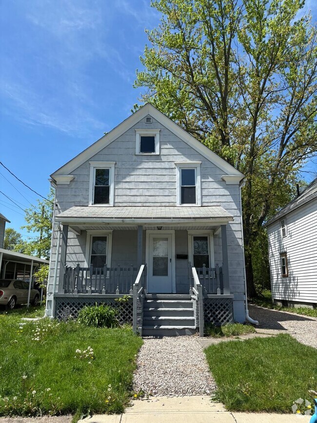 Building Photo - Section 8 Accepted! 4br 2ba Home