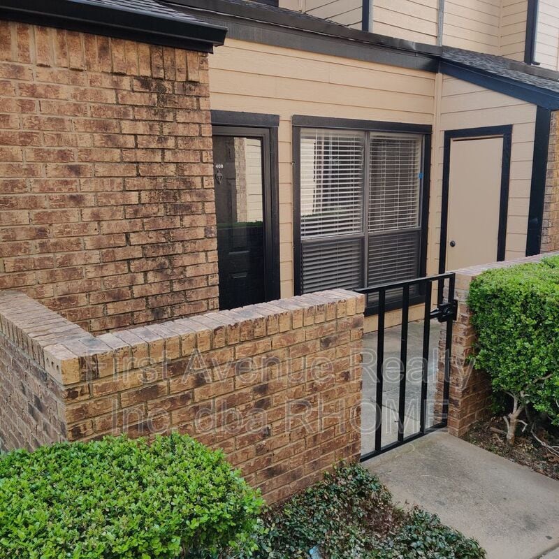 Photo - 3022 Forest Lane