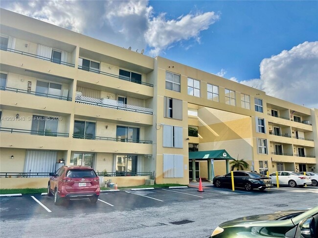 Photo - 8321 NW 7th St Unidad 1-407