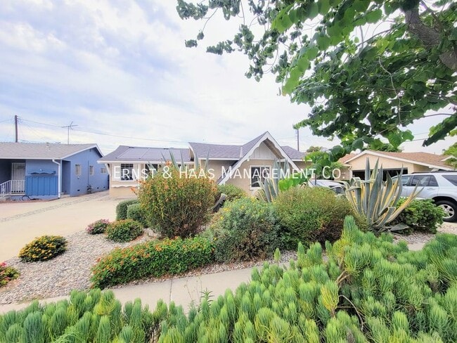 Photo - 21417 Rossford Ave