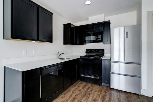 Building Photo - 4300 Rosslyn Rd Unit 05 Rental