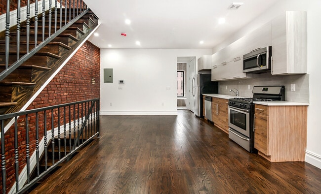 Building Photo - 629A Madison St Unit 3 Rental
