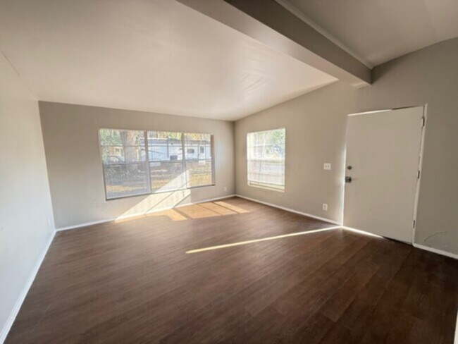 Photo - 3 Bedroom with Garage, Screen Porch, and Central AC-Lake Mary Schools!