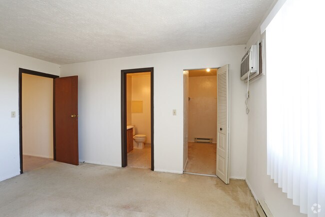 The Elm - Bedroom - Alcoma on the Green