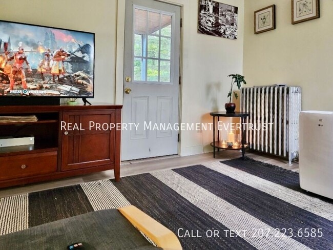 Building Photo - 53 Wood St Unit 6  3 Rear