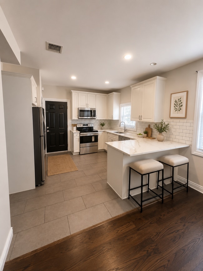 Building Photo - 406 Semel Ave Unit 1
