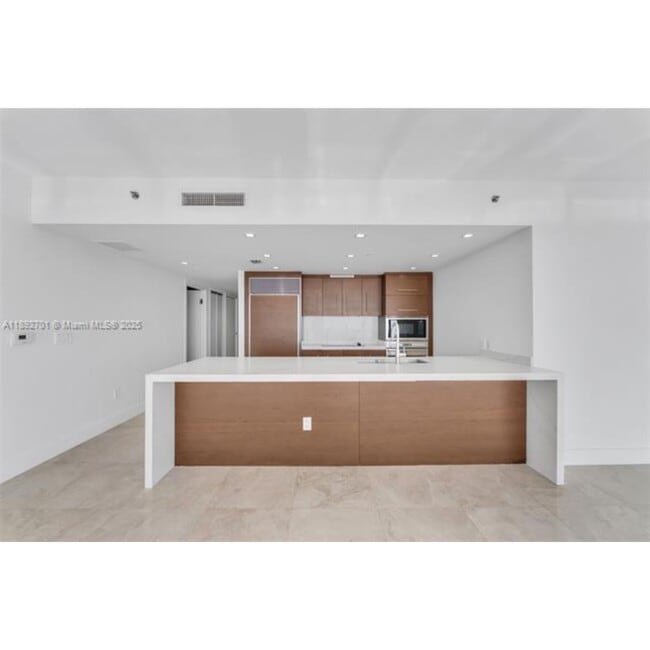 Photo - 465 Brickell Ave