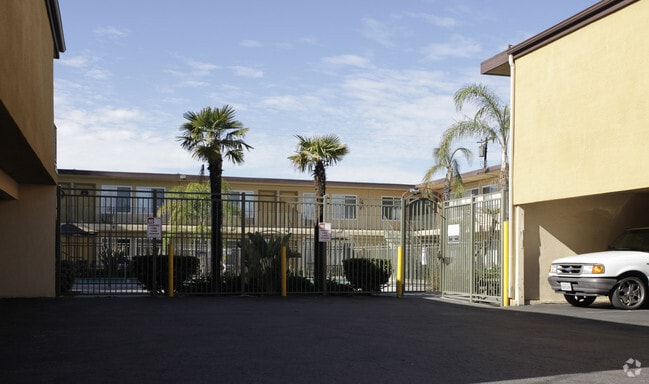 Photo - Summit Place Apartments